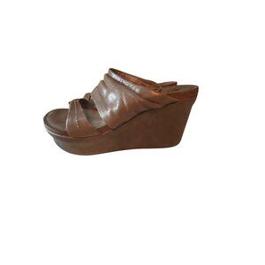 OTBT Tailgate Brown Leather Wedge Sandals Size 10